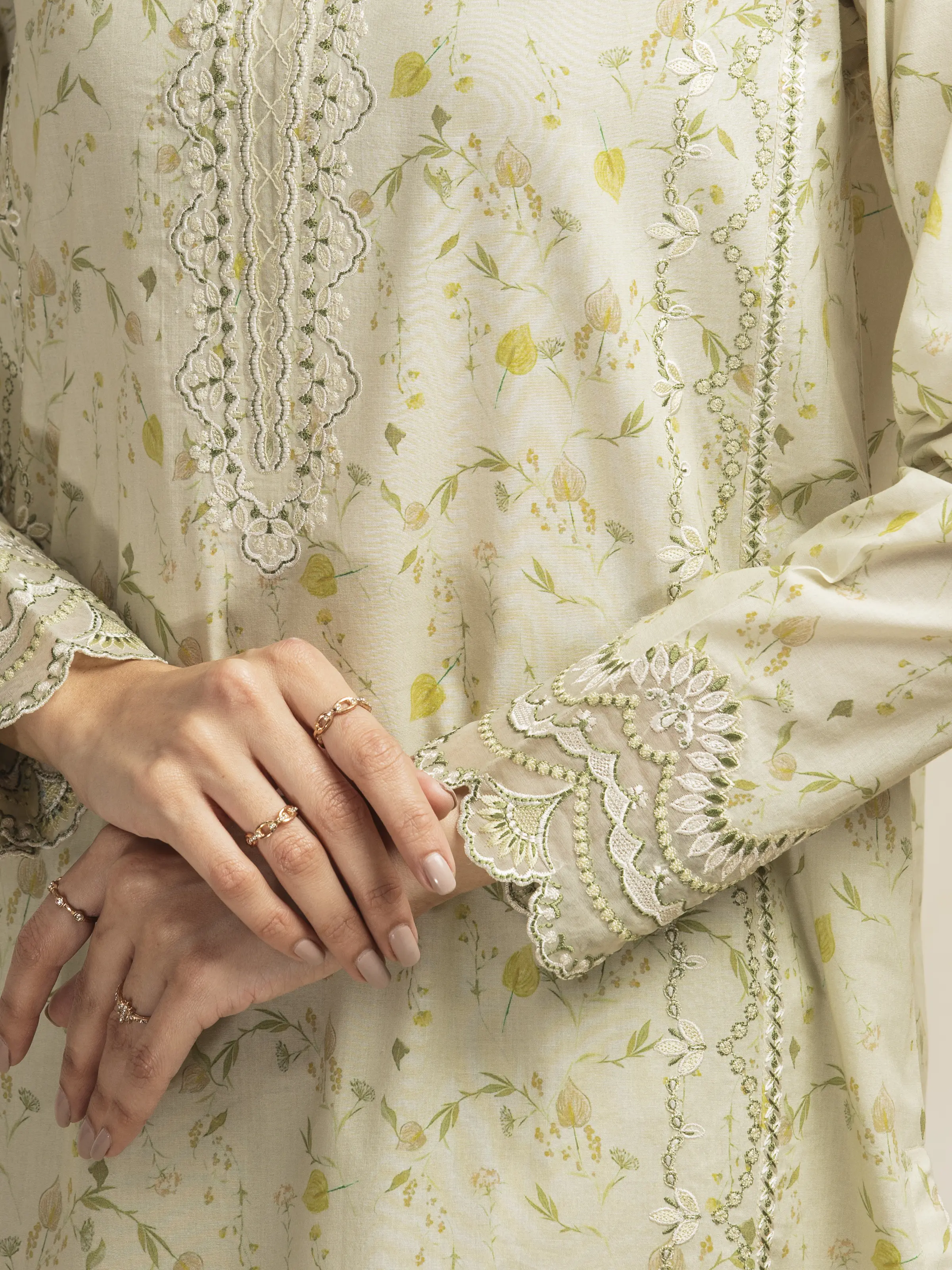 Unstitched Embroidered Lawn Shirt Trouser - EWU5V1-31188ST - Image 3
