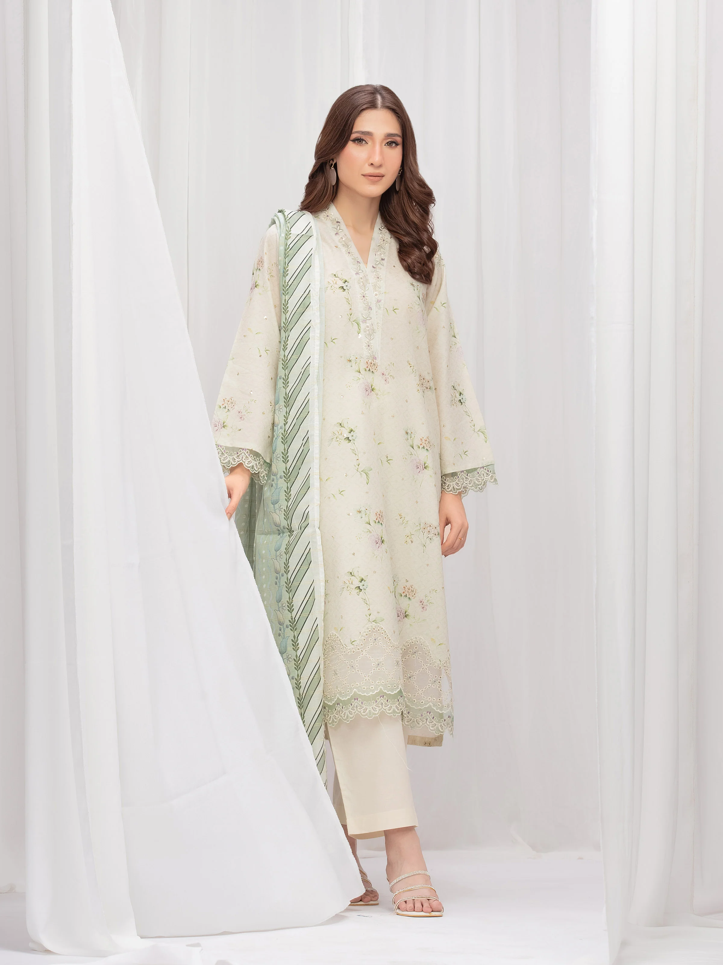 Pret Embroidered Lawn Suit - EWTKE5-82336-3P