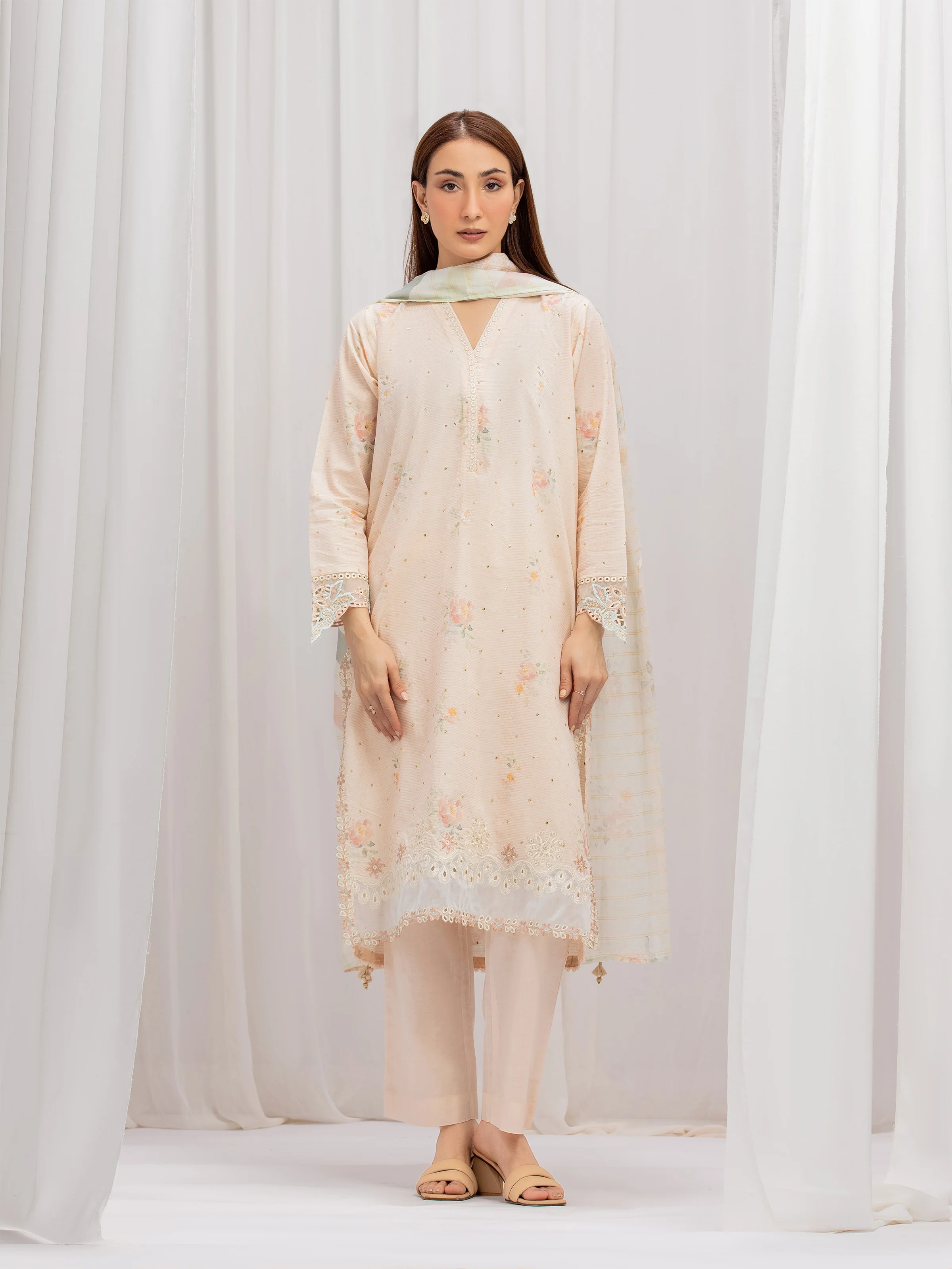 Pret Embroidered Lawn Suit - EWTKE5-82338-3P