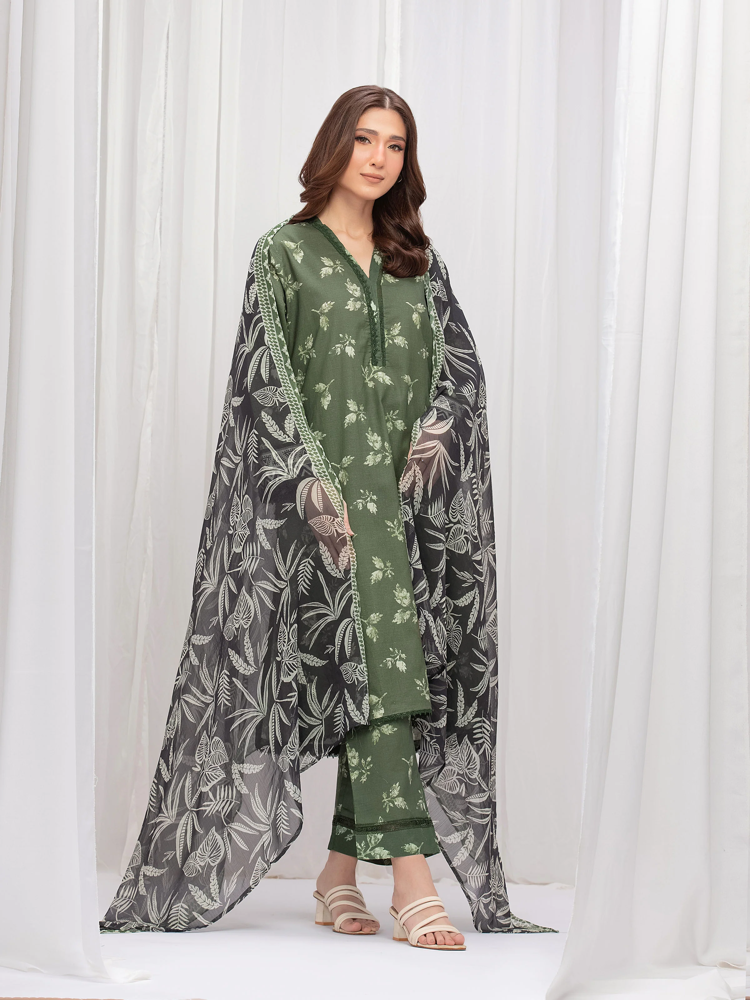 Pret Printed Lawn Suit - EWTKP5-82025-3P