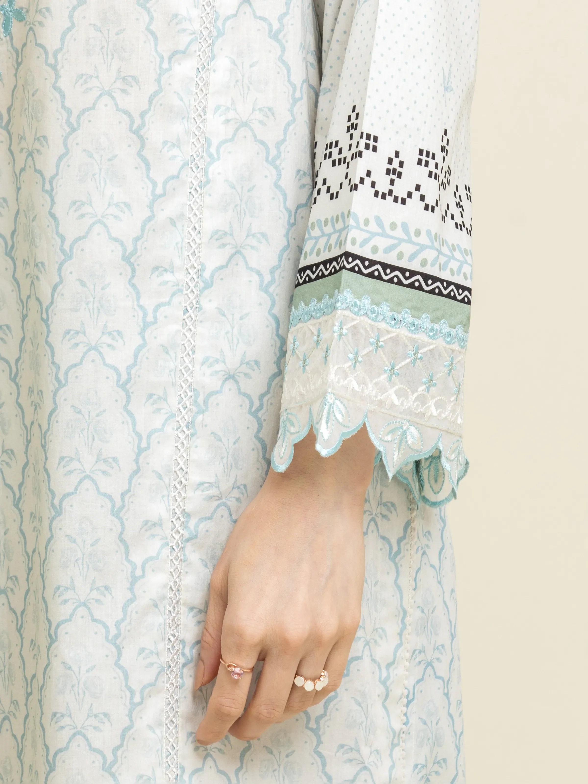 Unstitched Embroidered Lawn Shirt - EWU5V1-31322S - Image 7