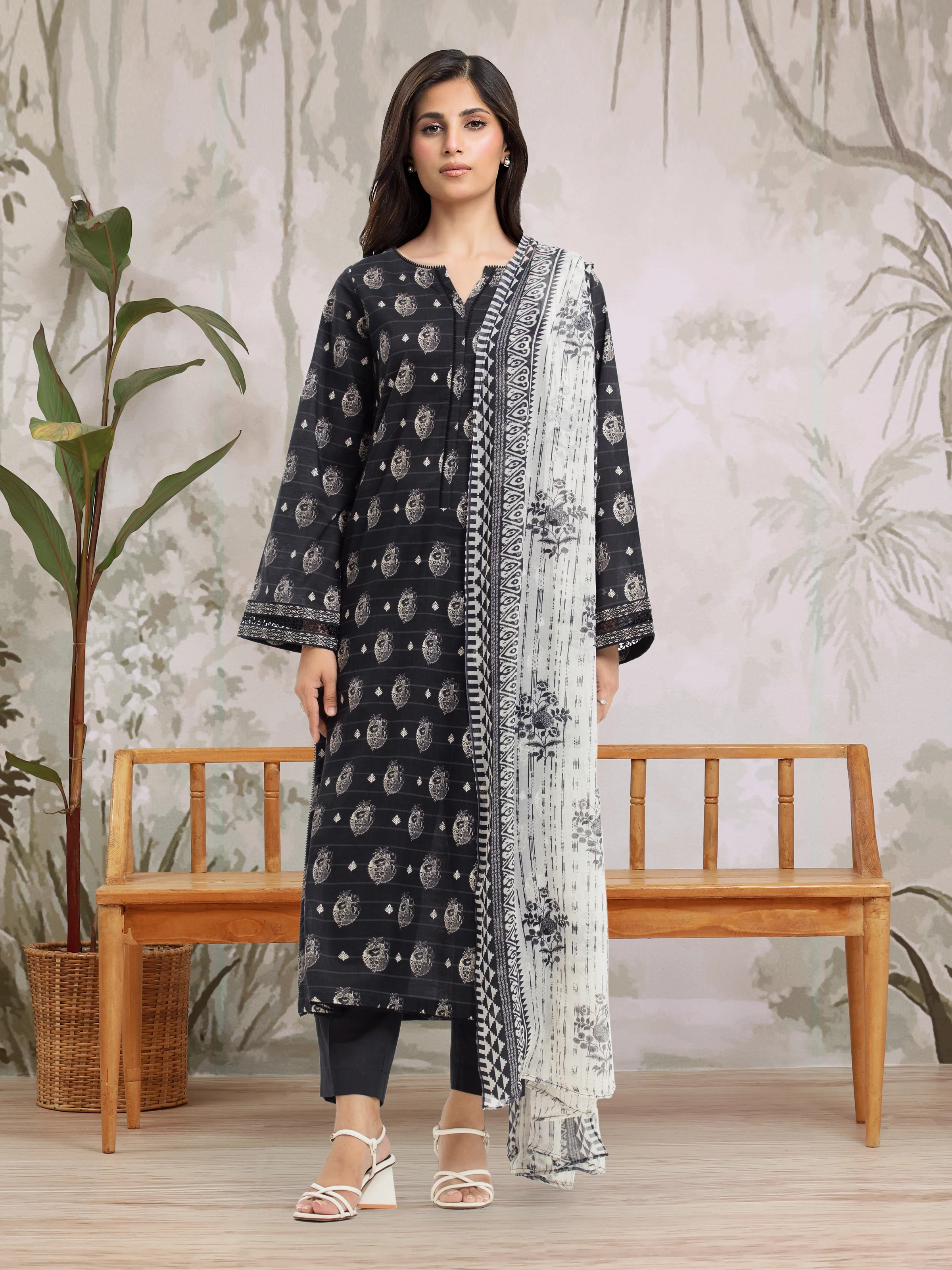 Unstitched Printed Khaddar Shirt Dupatta - EWU5M2-199SD