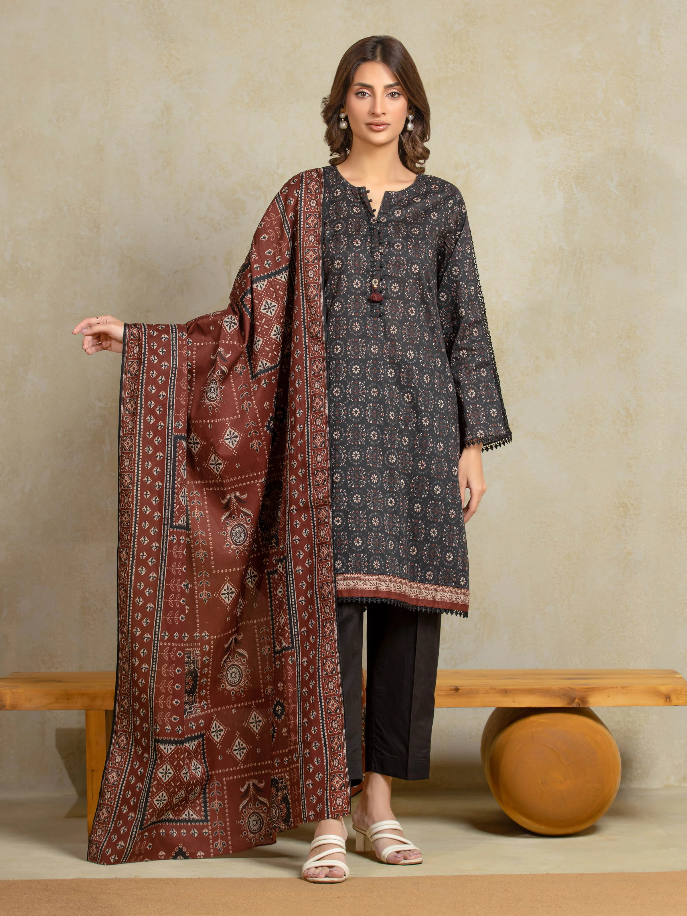 Unstitched Printed Khaddar Suit - EWU5A3-35904-3P