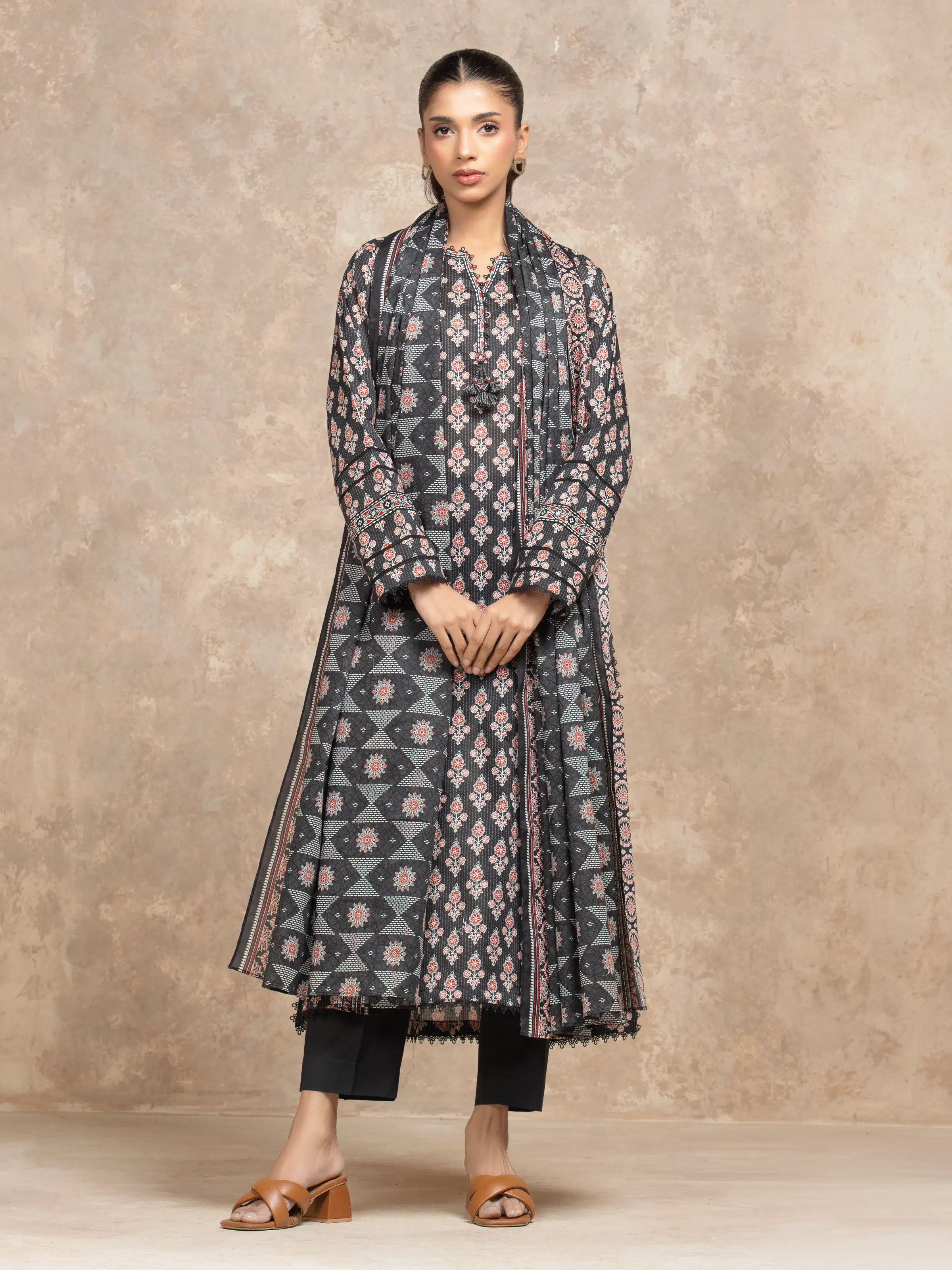 Unstitched Printed Khaddar Suit - EWU5A3-36032-3P