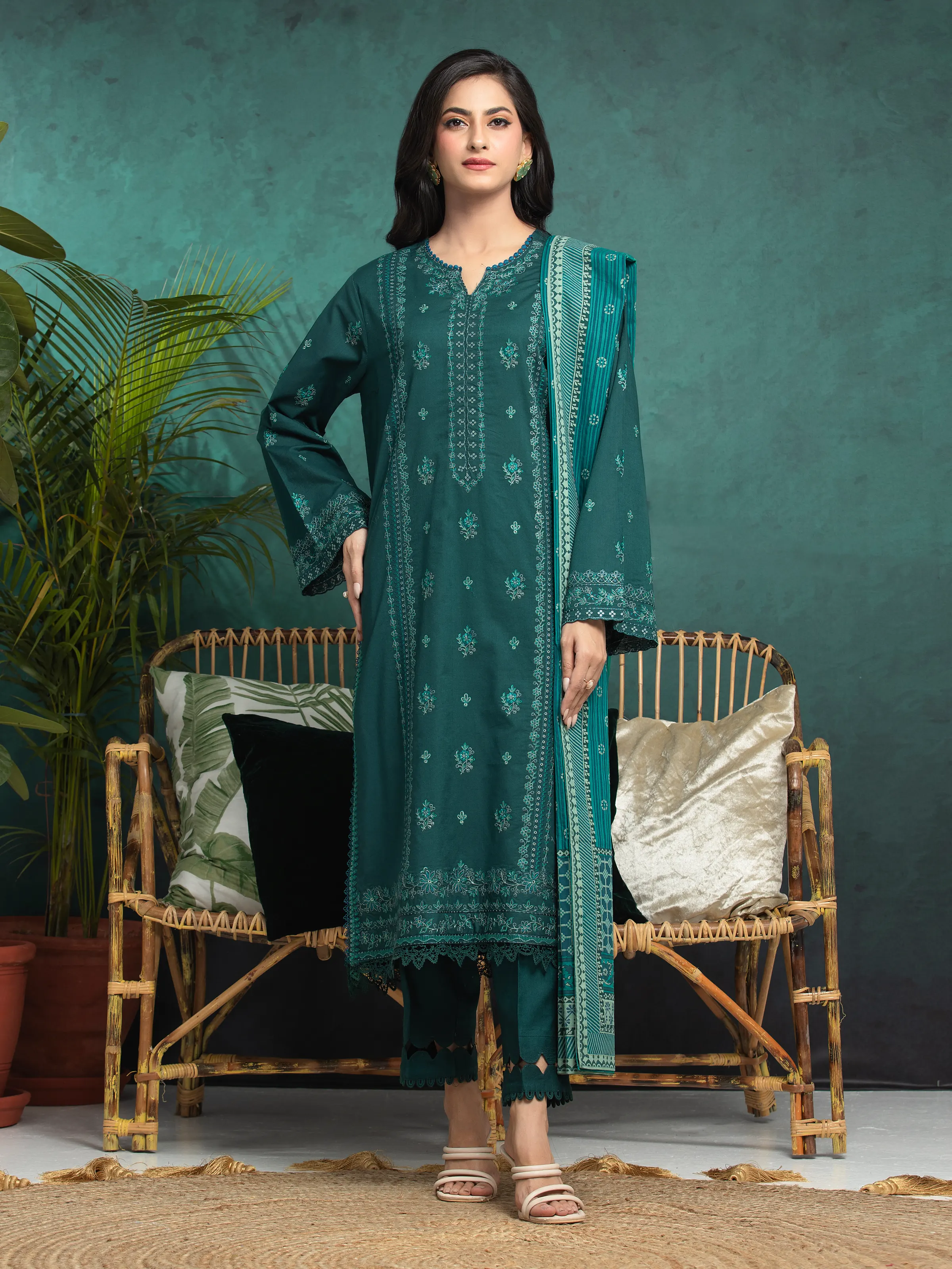 Unstitched Embroidered Cambric Shirt Dupatta - EWU24V2-31008SD