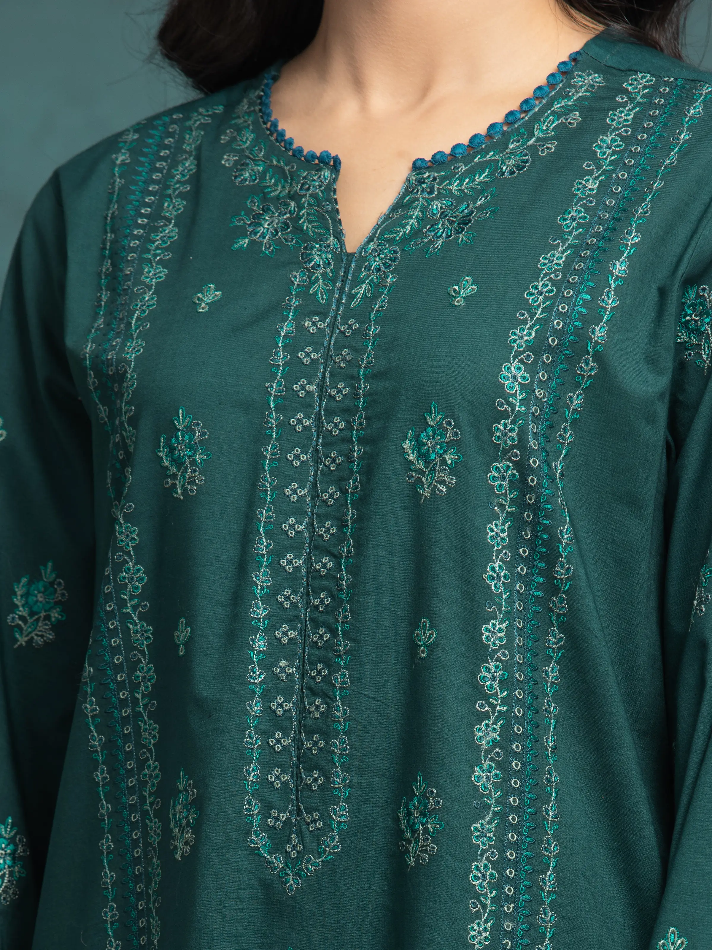Unstitched Embroidered Cambric Shirt Dupatta - EWU24V2-31008SD - Image 3