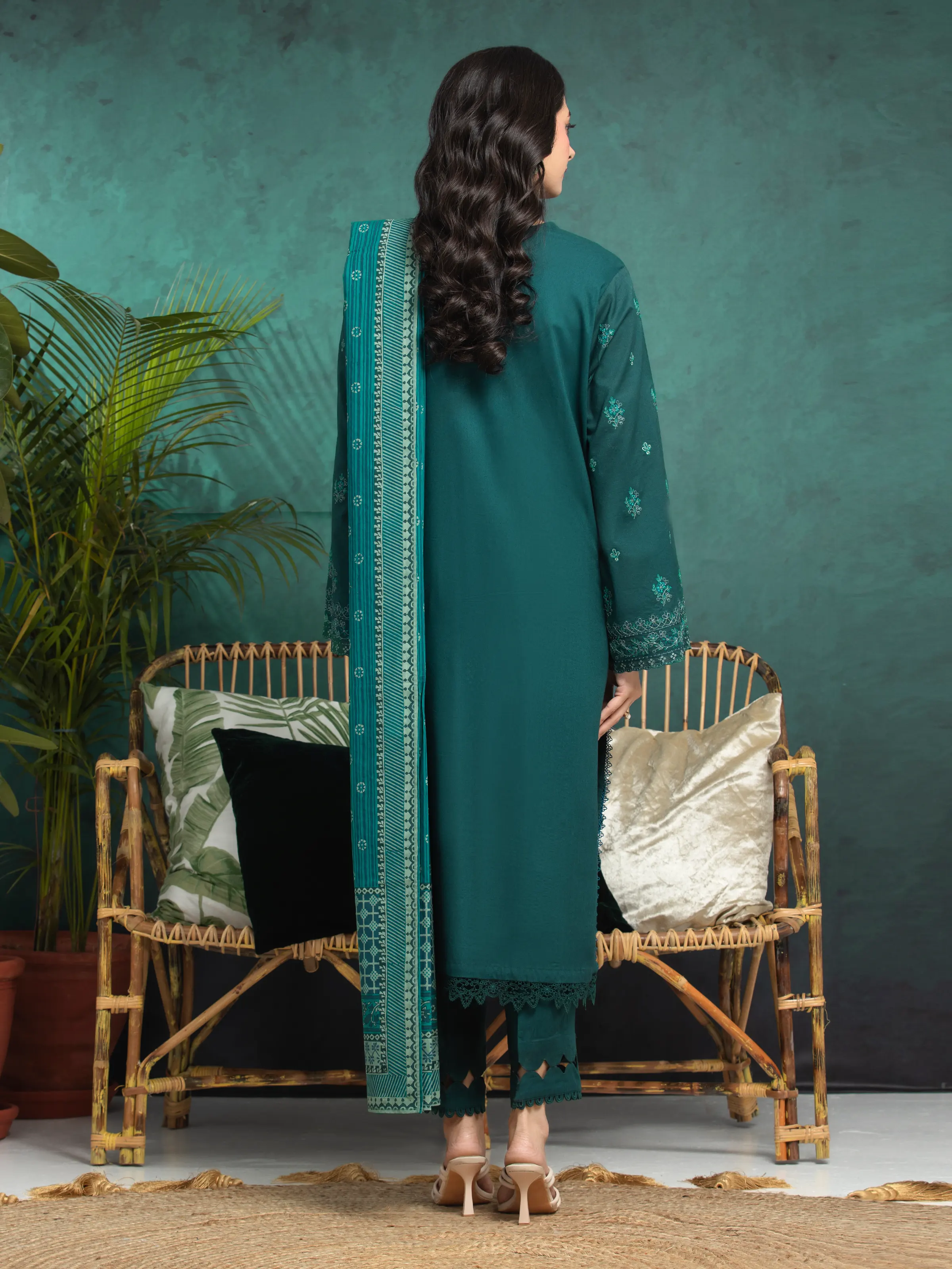 Unstitched Embroidered Cambric Shirt Dupatta - EWU24V2-31008SD - Image 4