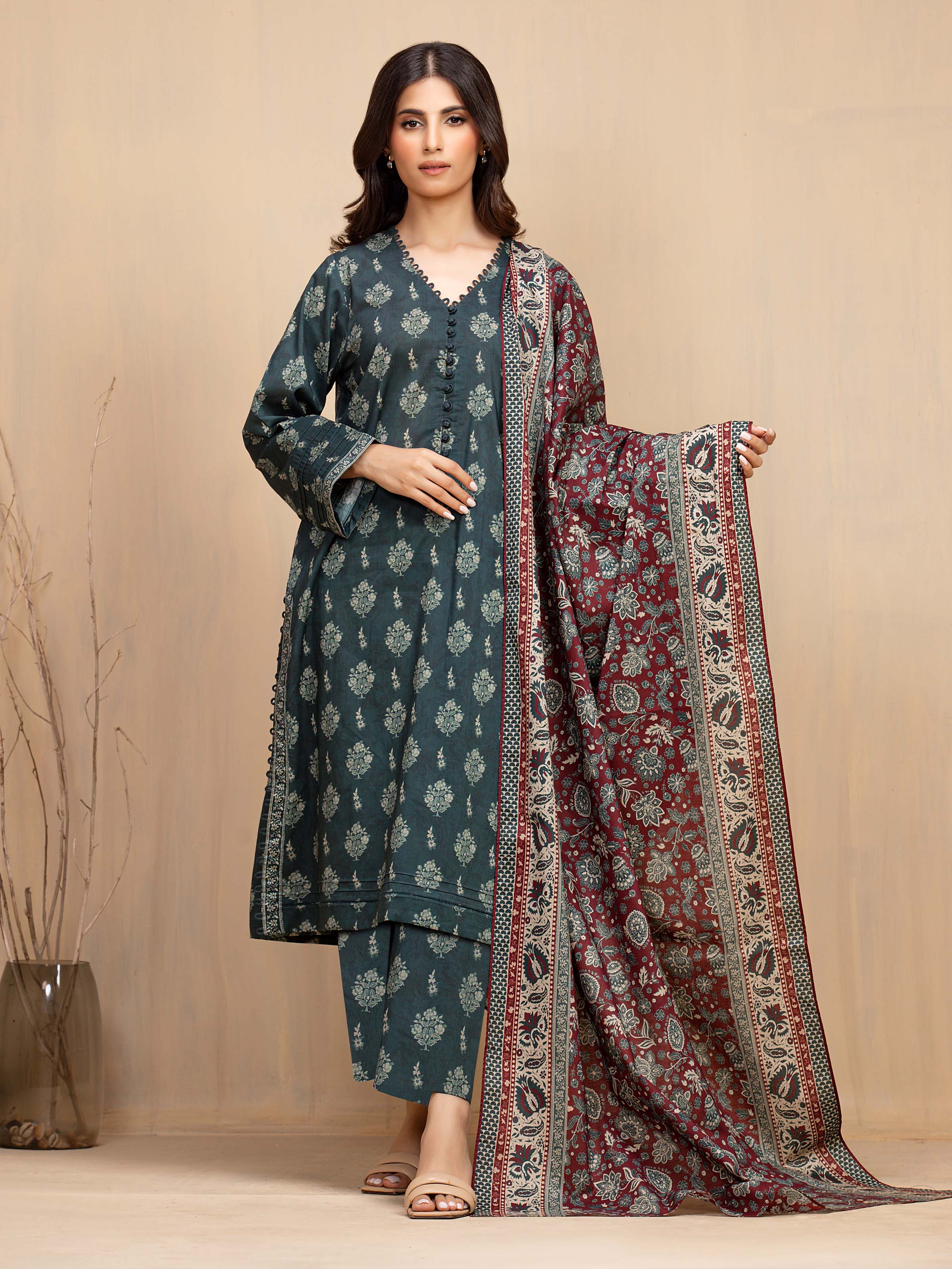 Unstitched Printed Khaddar Suit - EWU5A3-36120-3P