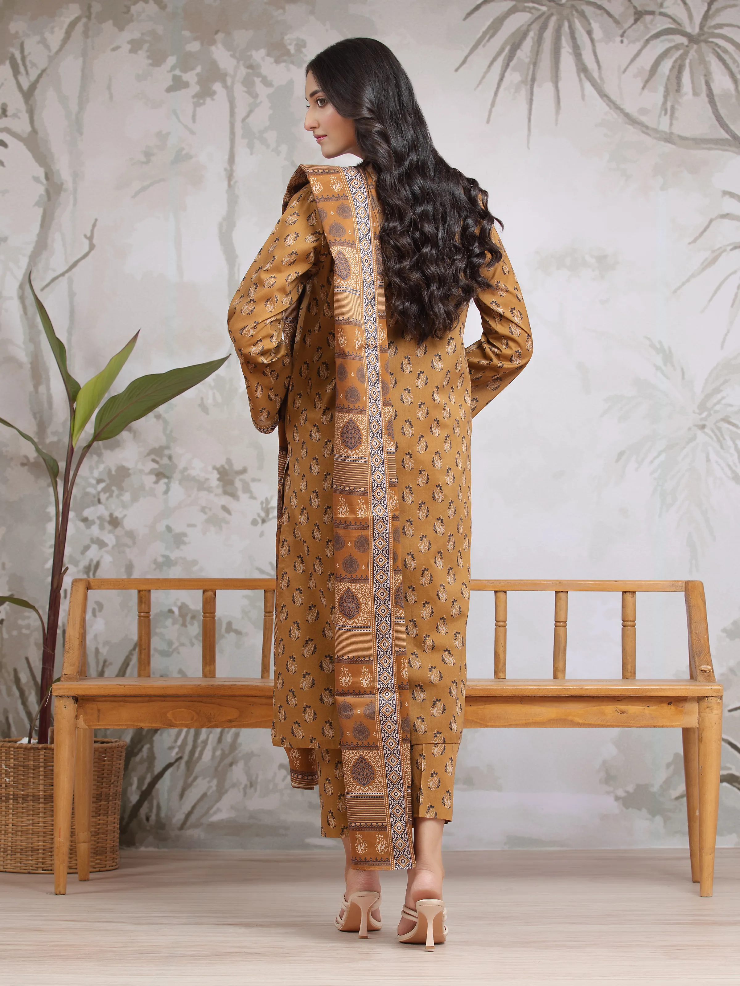 Unstitched Printed Khaddar Shirt Dupatta - EWU24A3-29598SD - Image 4