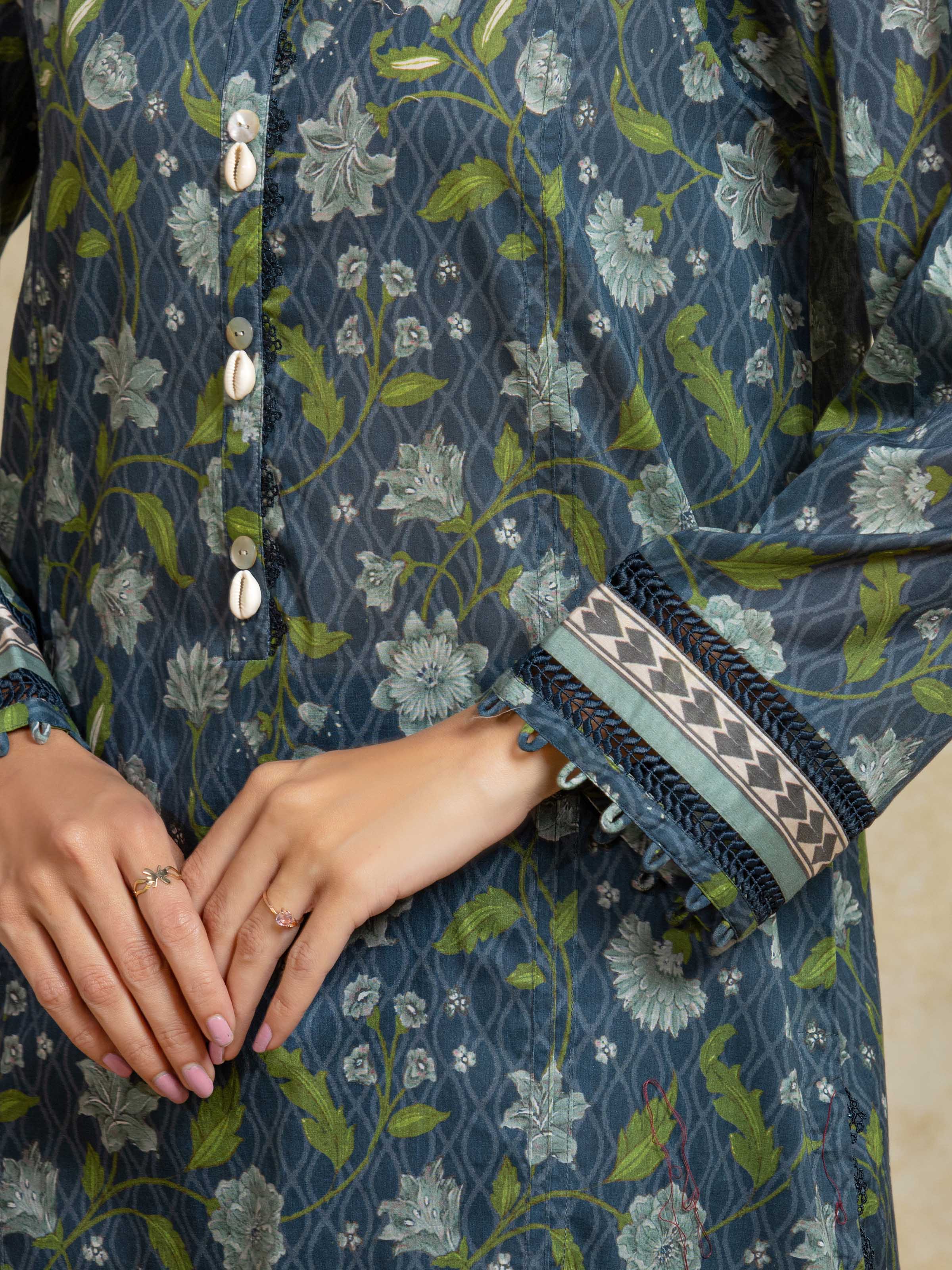 Unstitched Printed Khaddar Suit - EWU5A3-35932-3P - Image 4