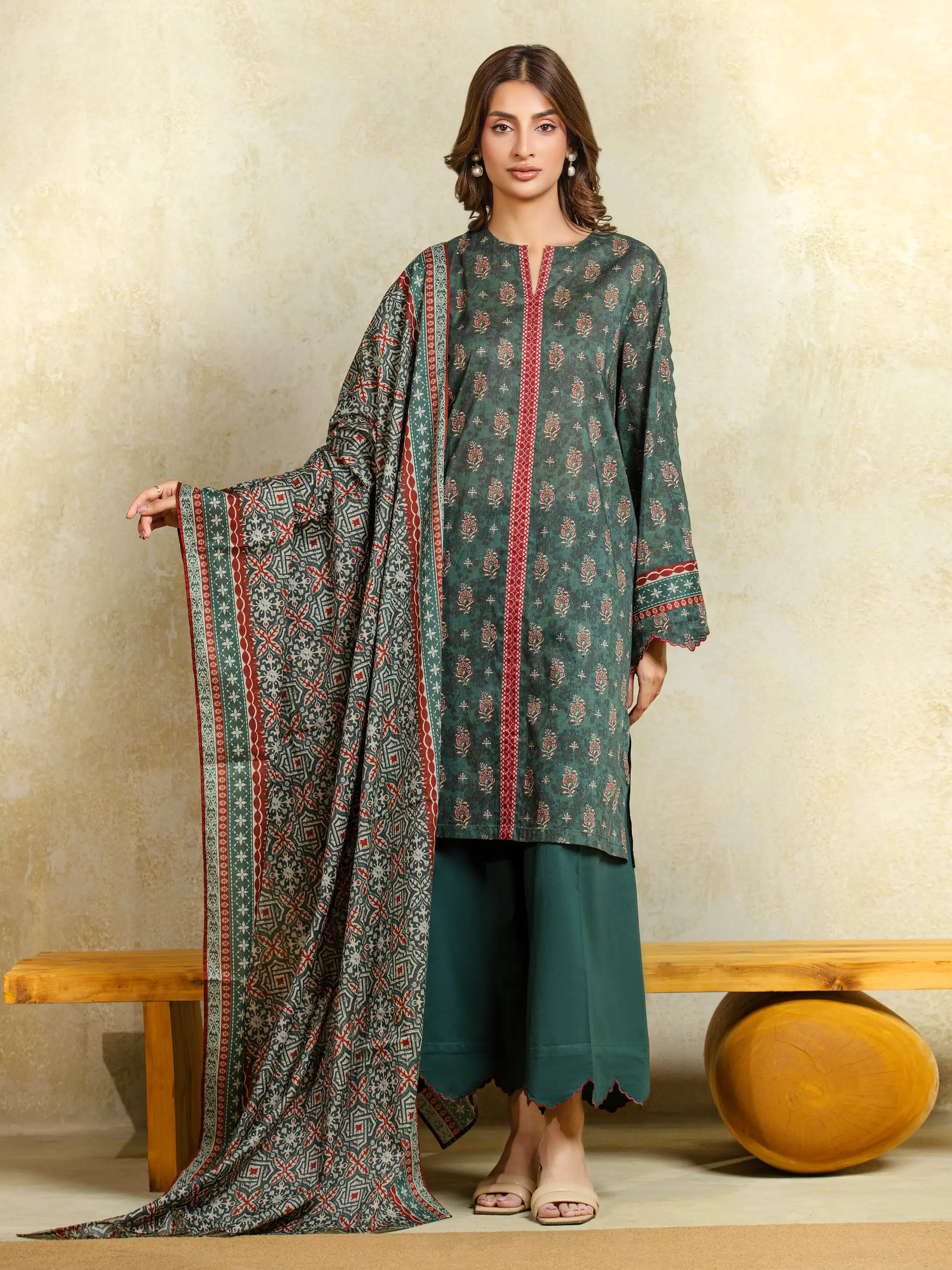 Unstitched Printed Khaddar Suit - EWU5A3-35937-3P