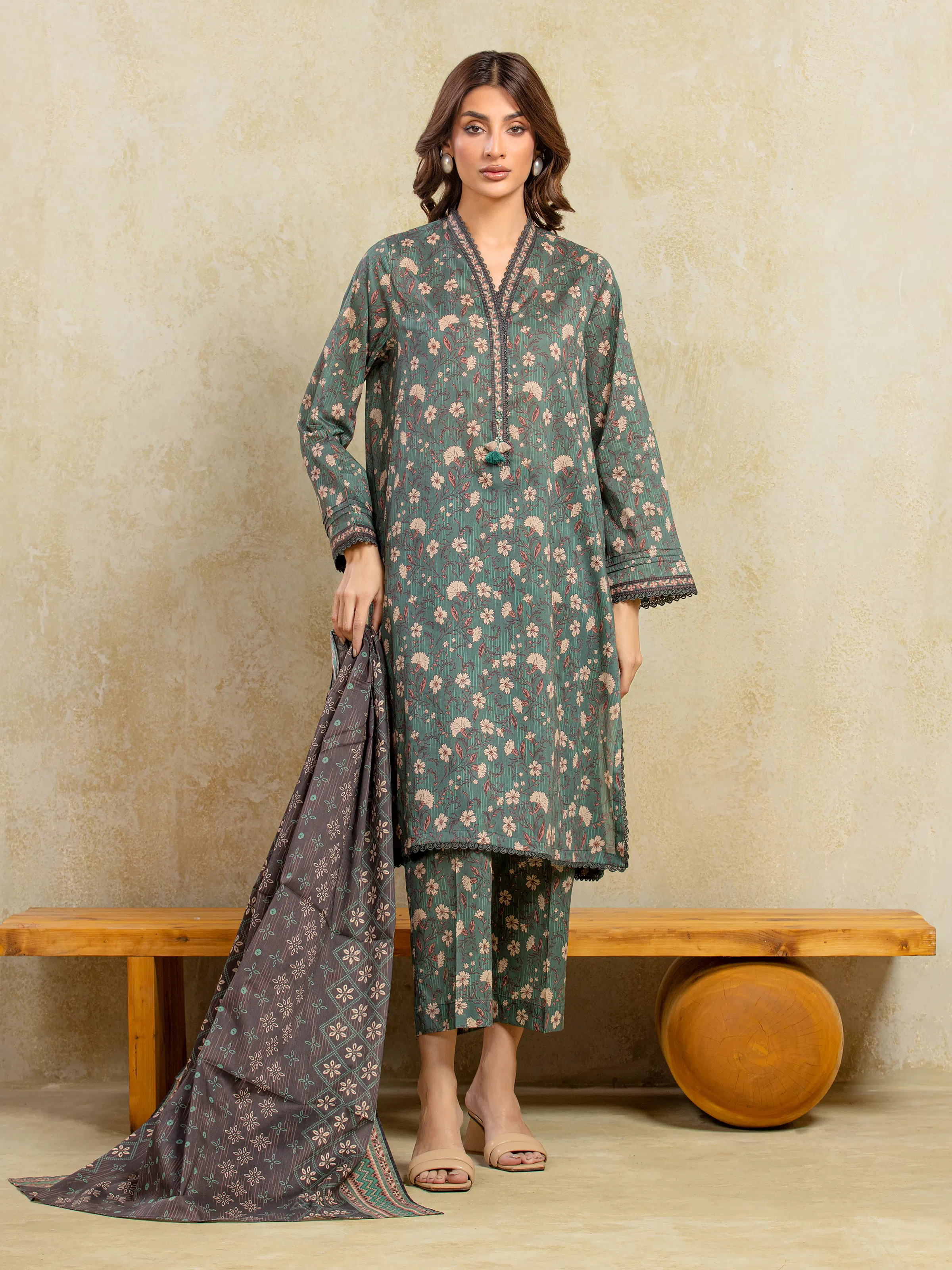 Unstitched Printed Khaddar Suit - EWU5A3-36104-3P
