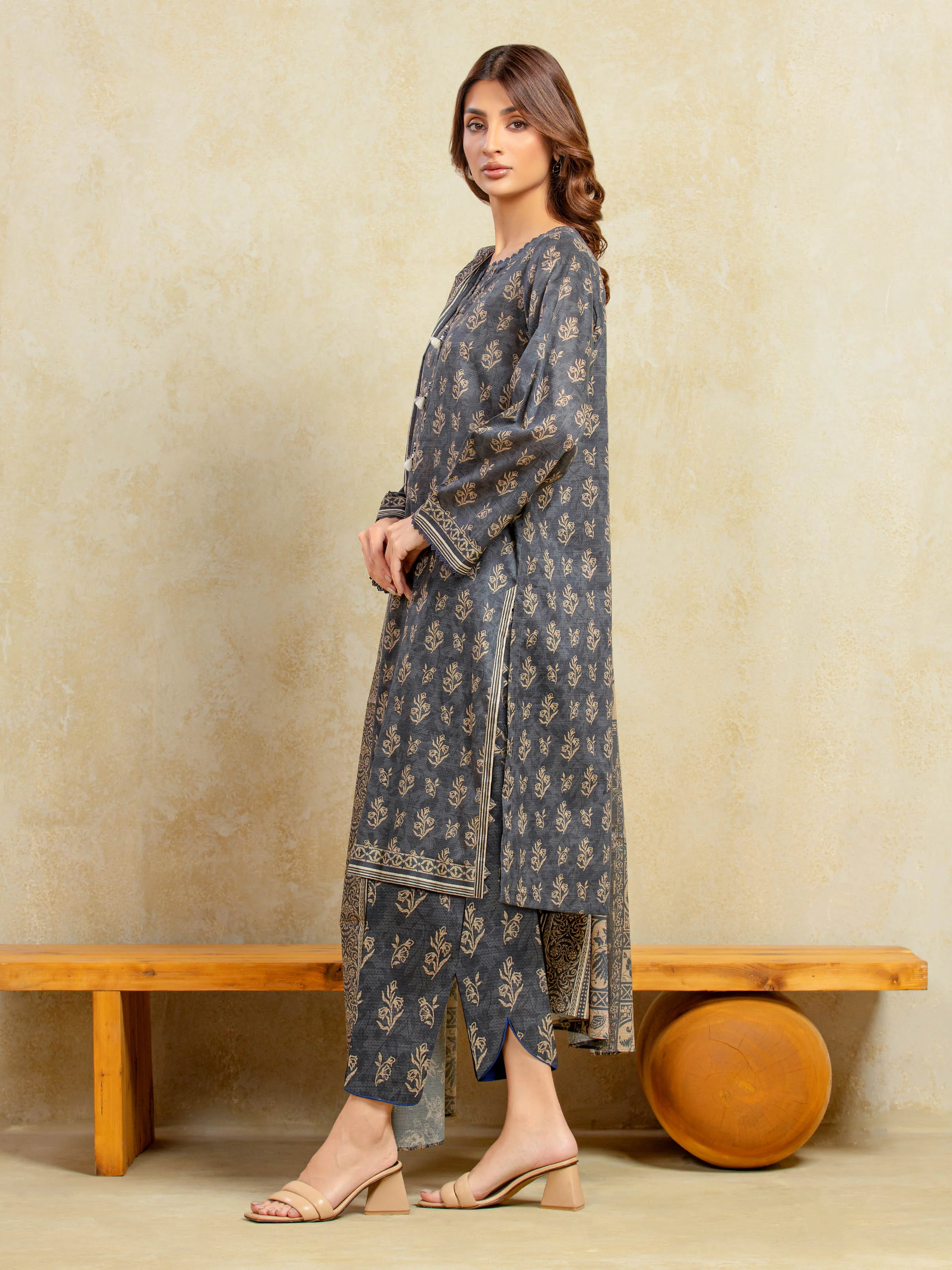 Unstitched Printed Khaddar Suit - EWU5A3-36095-3P - Image 5