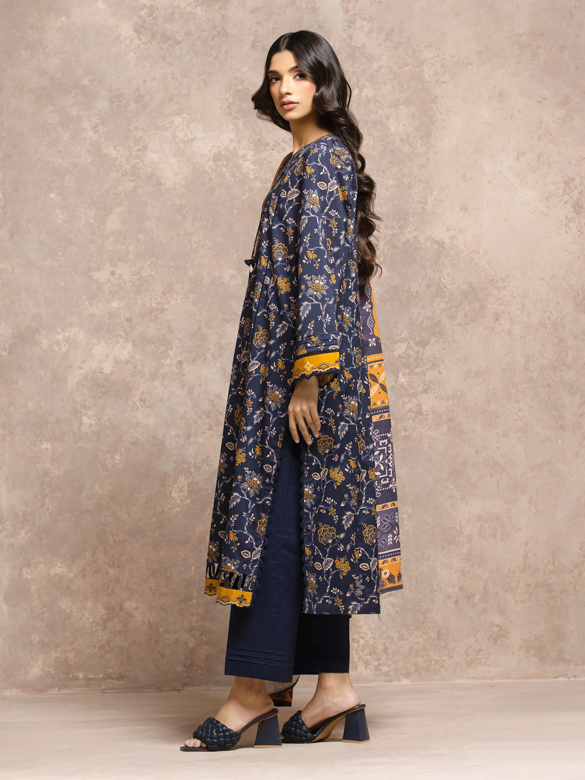Unstitched Printed Khaddar Suit - EWU5M3-038-3P - Image 5