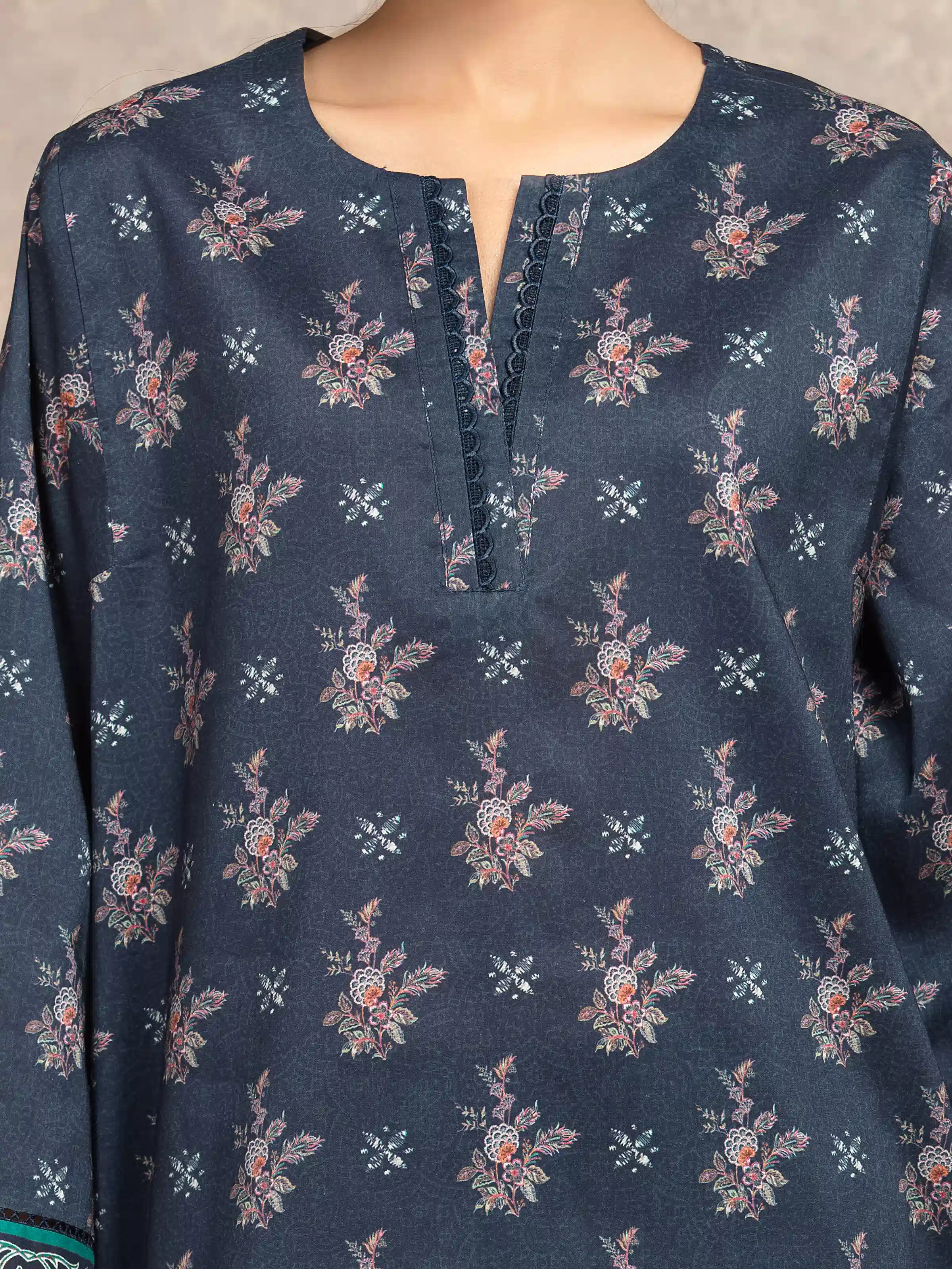 Unstitched Printed Khaddar Suit - EWU5A3-36026-3P - Image 4