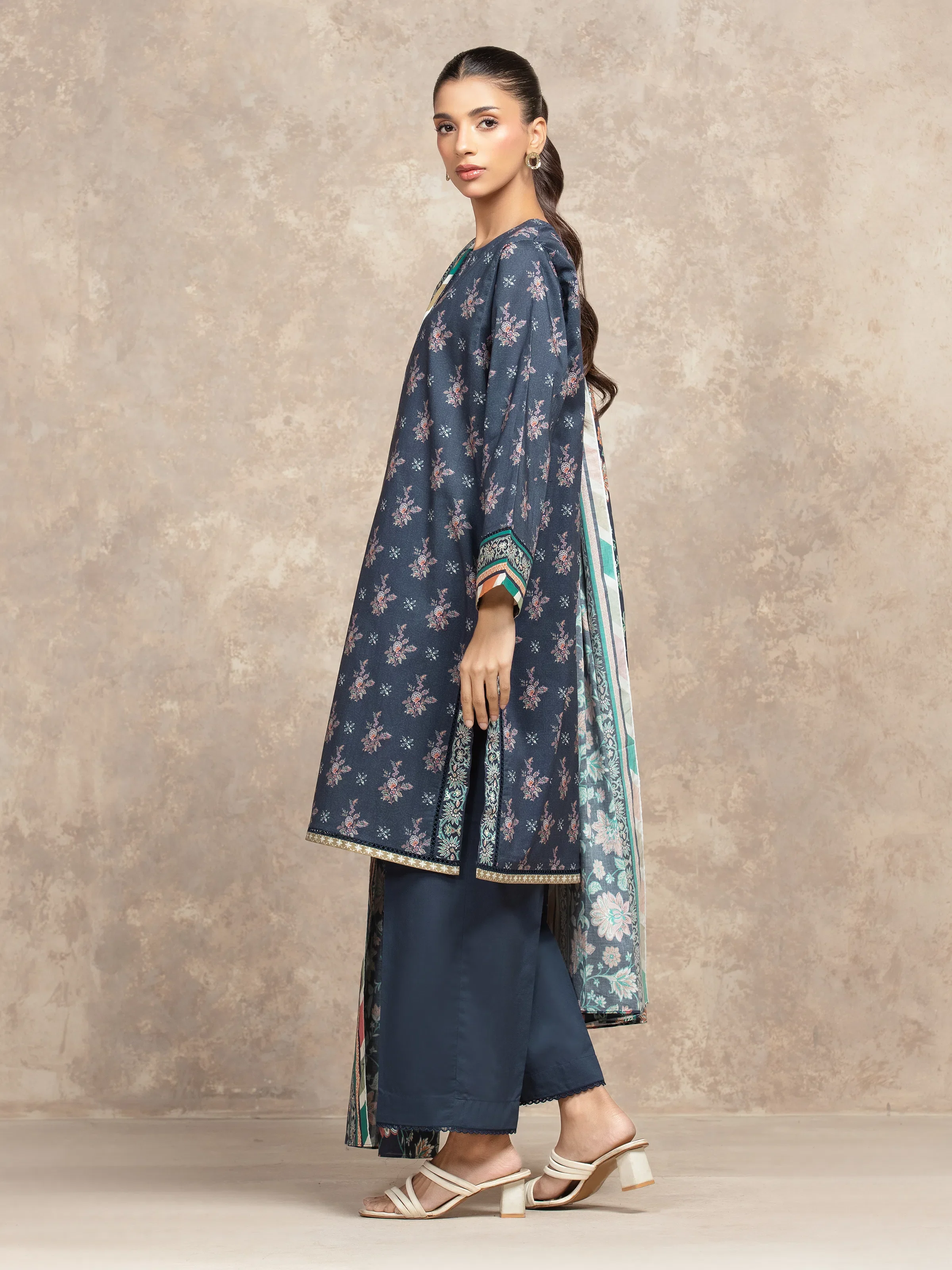 Unstitched Printed Khaddar Suit - EWU5A3-36026-3P - Image 5