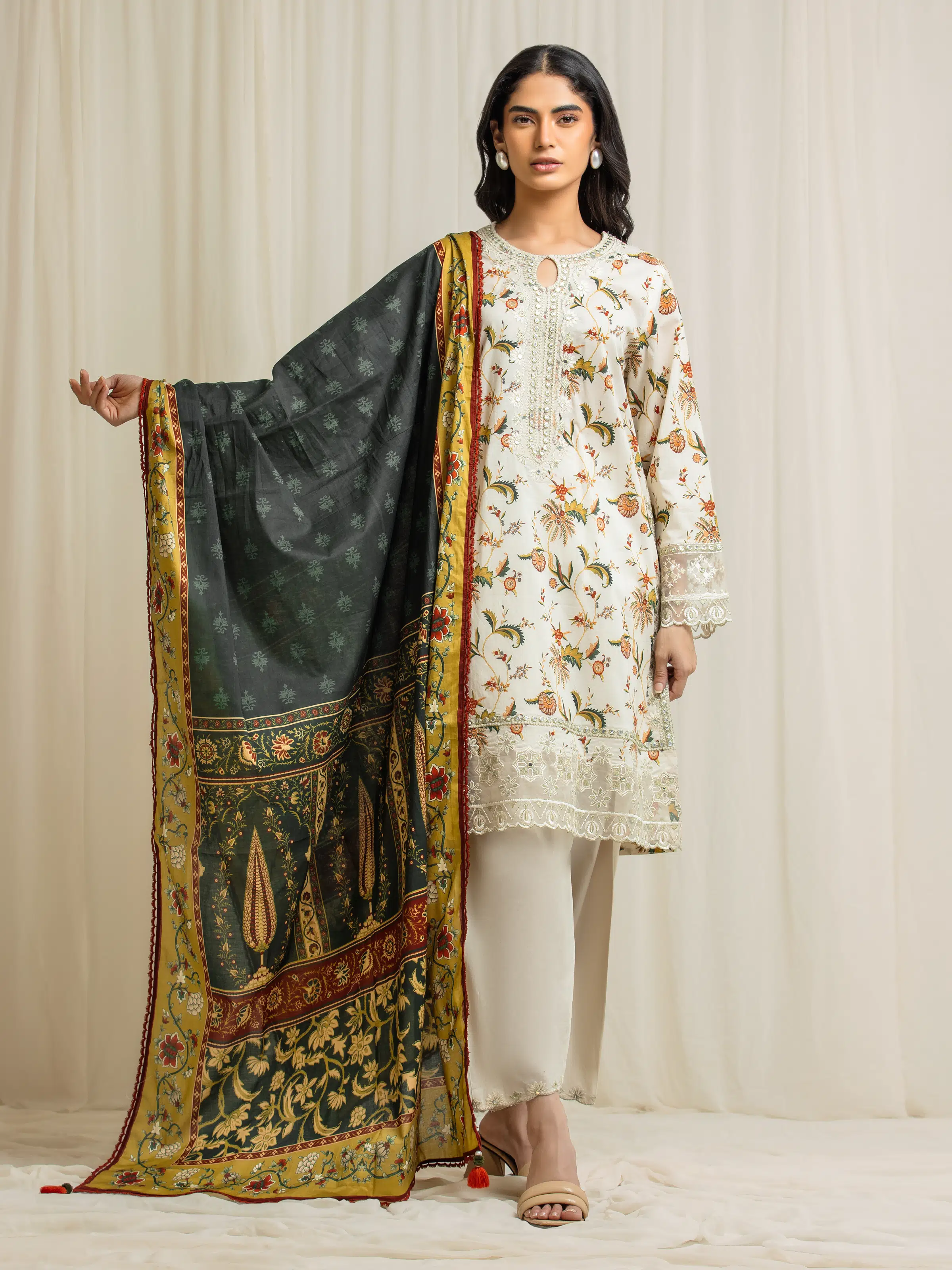 Unstitched Embroidered Lawn Suit - EWU6V1-33022-3P