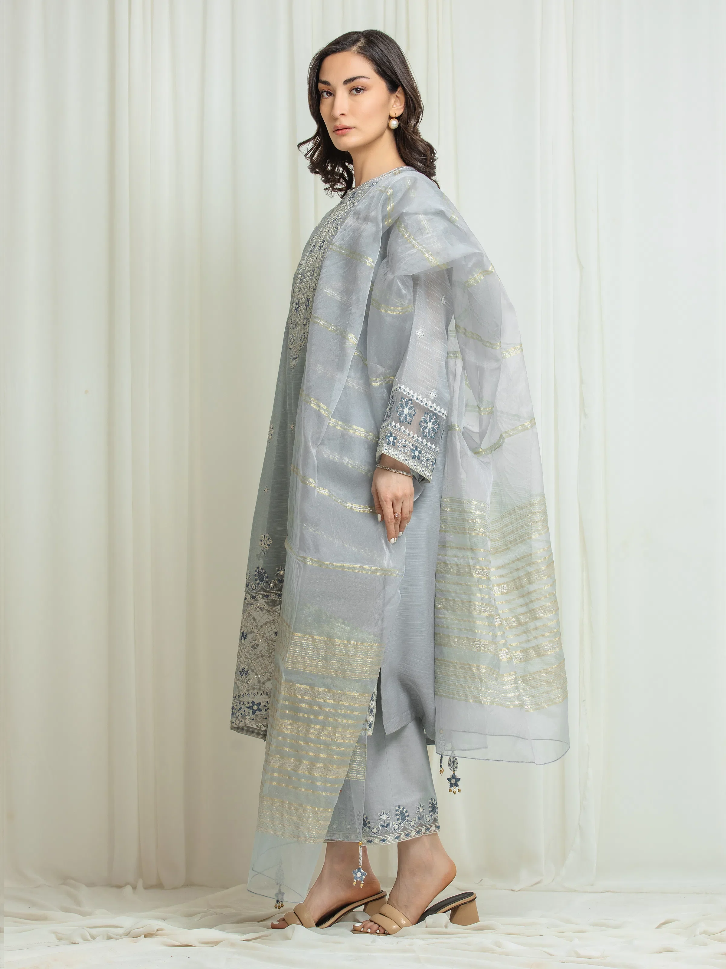 Unstitched Embroidered Munar Suit - EWU6V21-32061-3P - Image 5