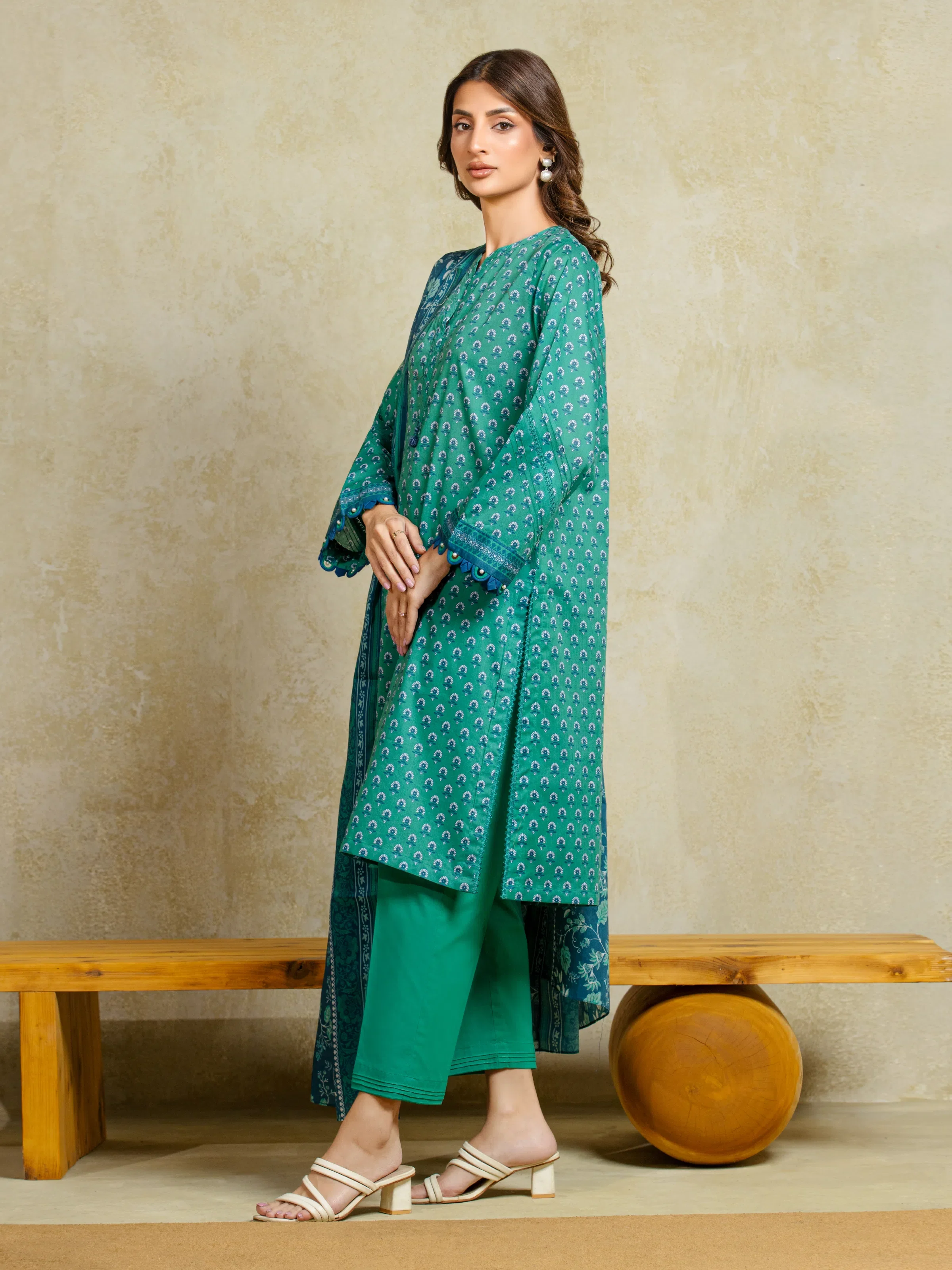 Unstitched Printed Khaddar Suit - EWU5A3-35934-3P - Image 5
