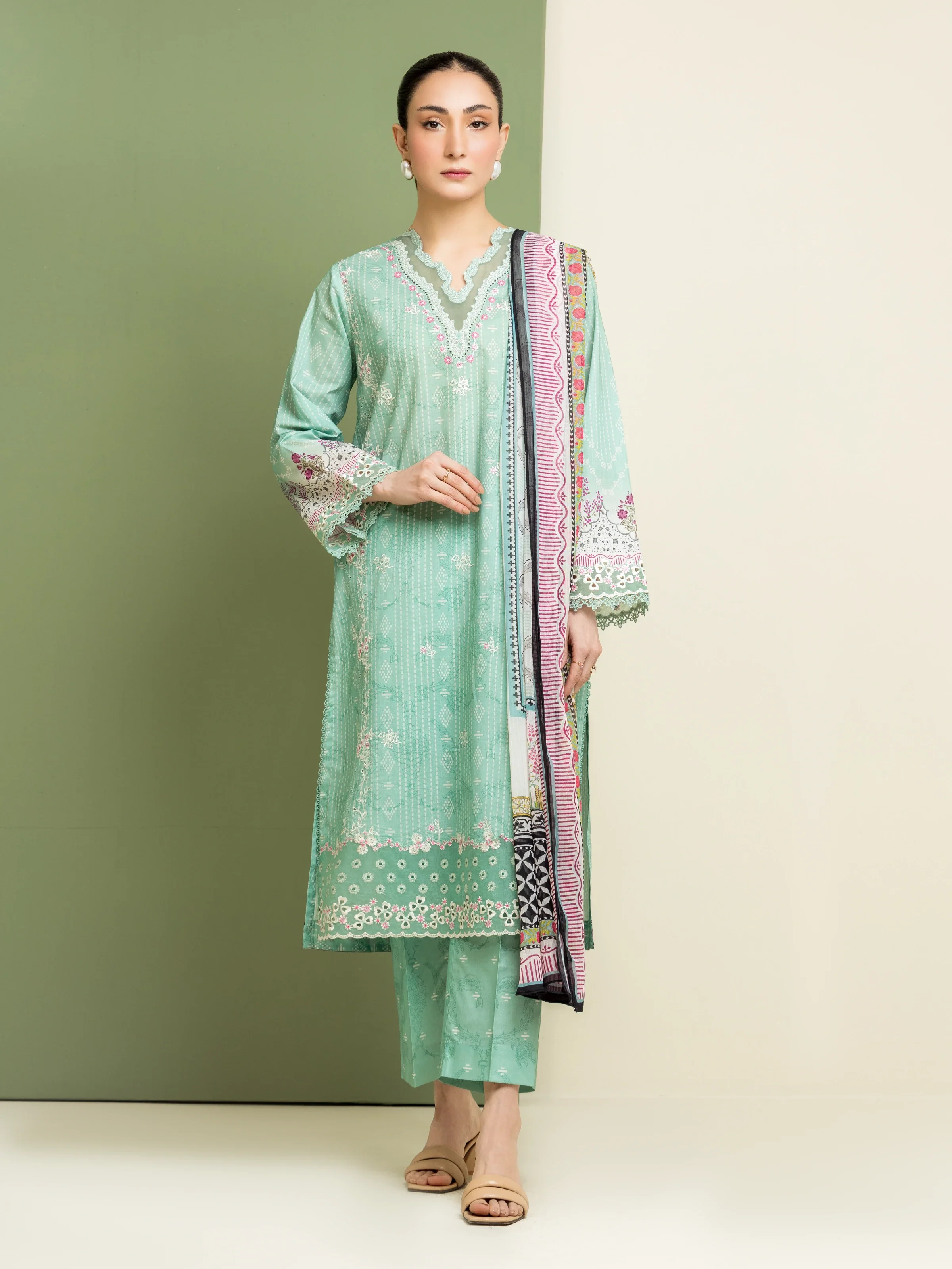 Unstitched Embroidered Lawn Shirt Dupatta - EWU5V1-31069SD