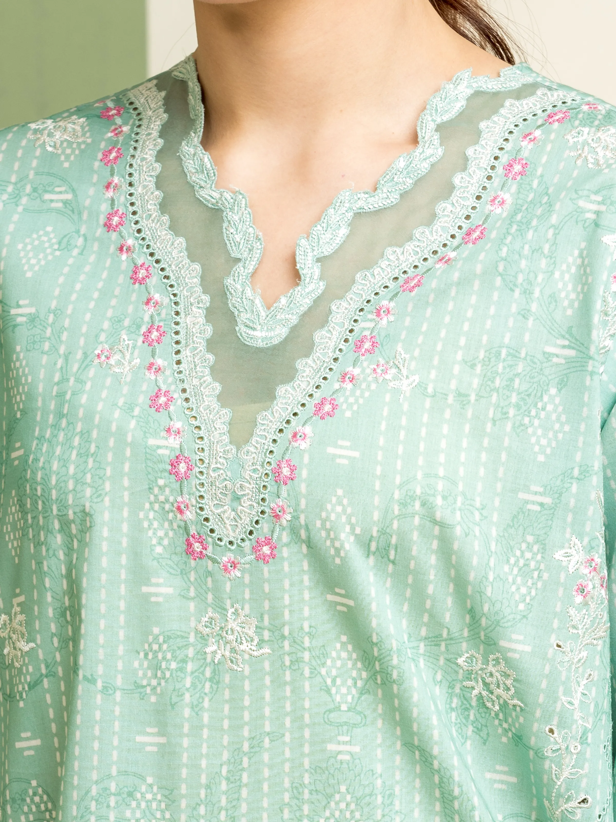 Unstitched Embroidered Lawn Shirt Dupatta - EWU5V1-31069SD - Image 2