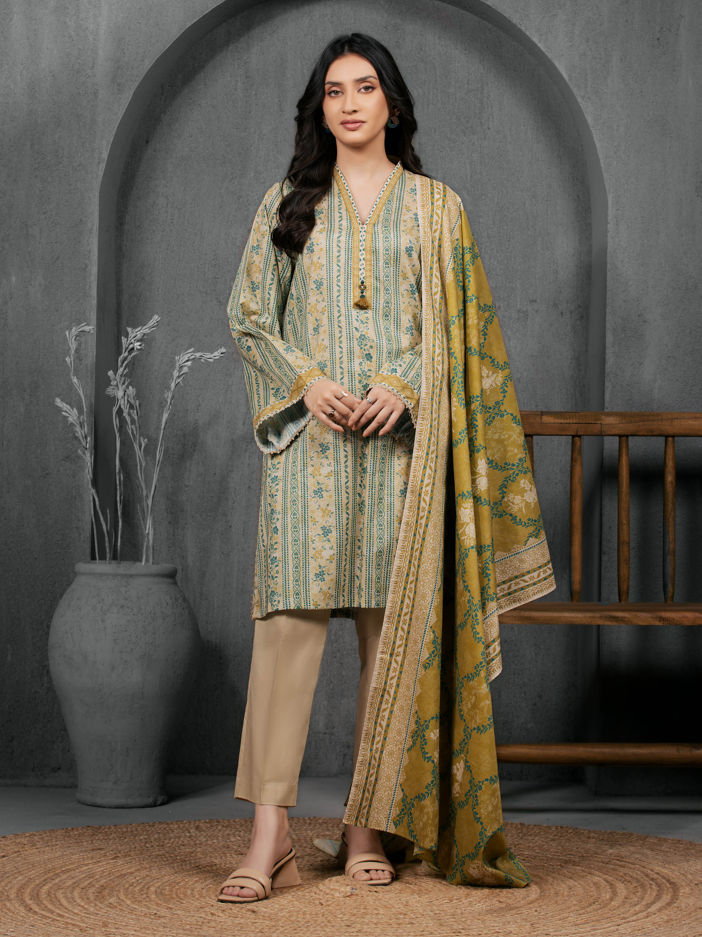 Unstitched Printed Cambric Suit - EWU5A2-35825-3P