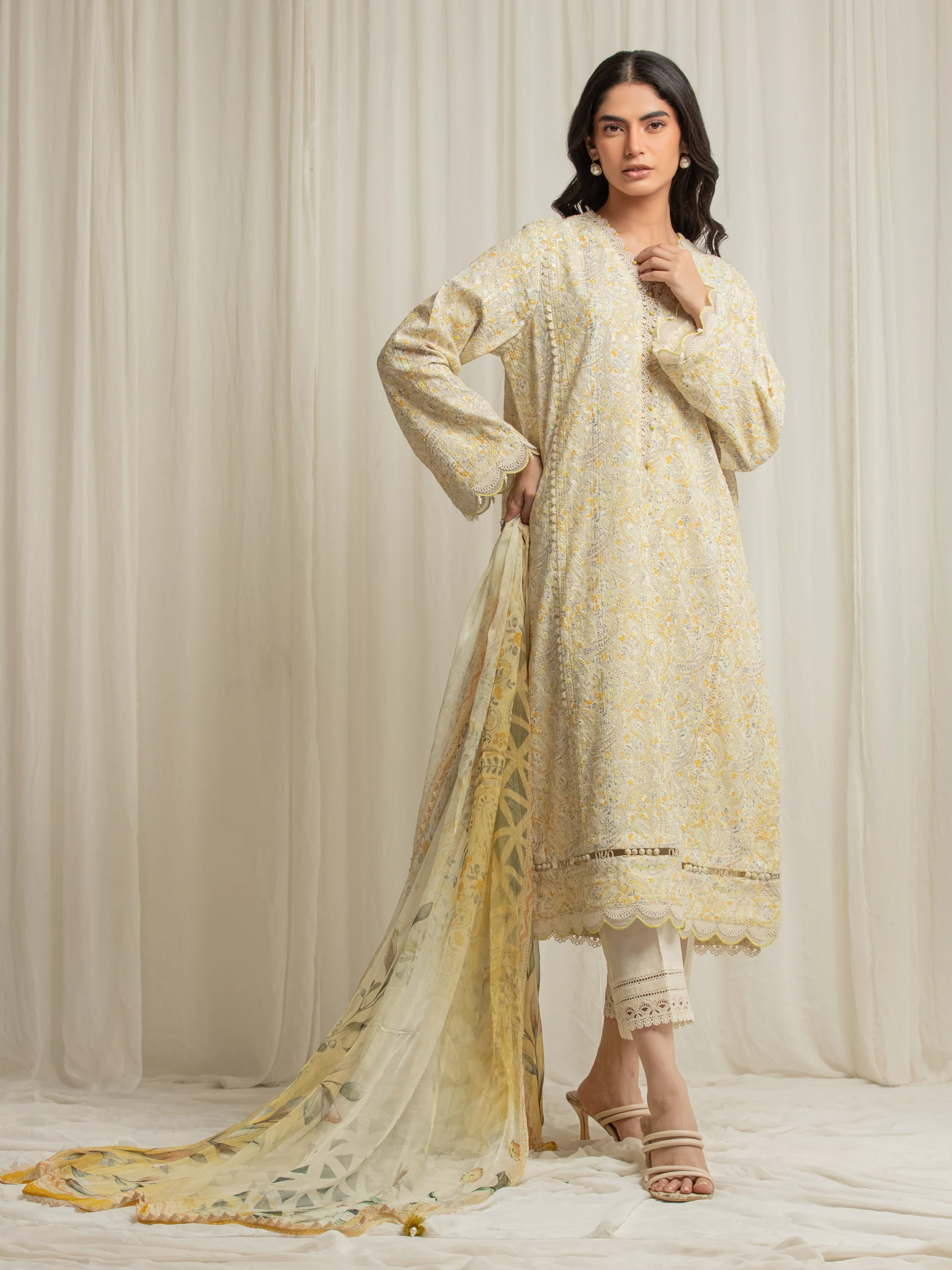 Unstitched Embroidered Cambric Suit - EWU6V2-33502-3P