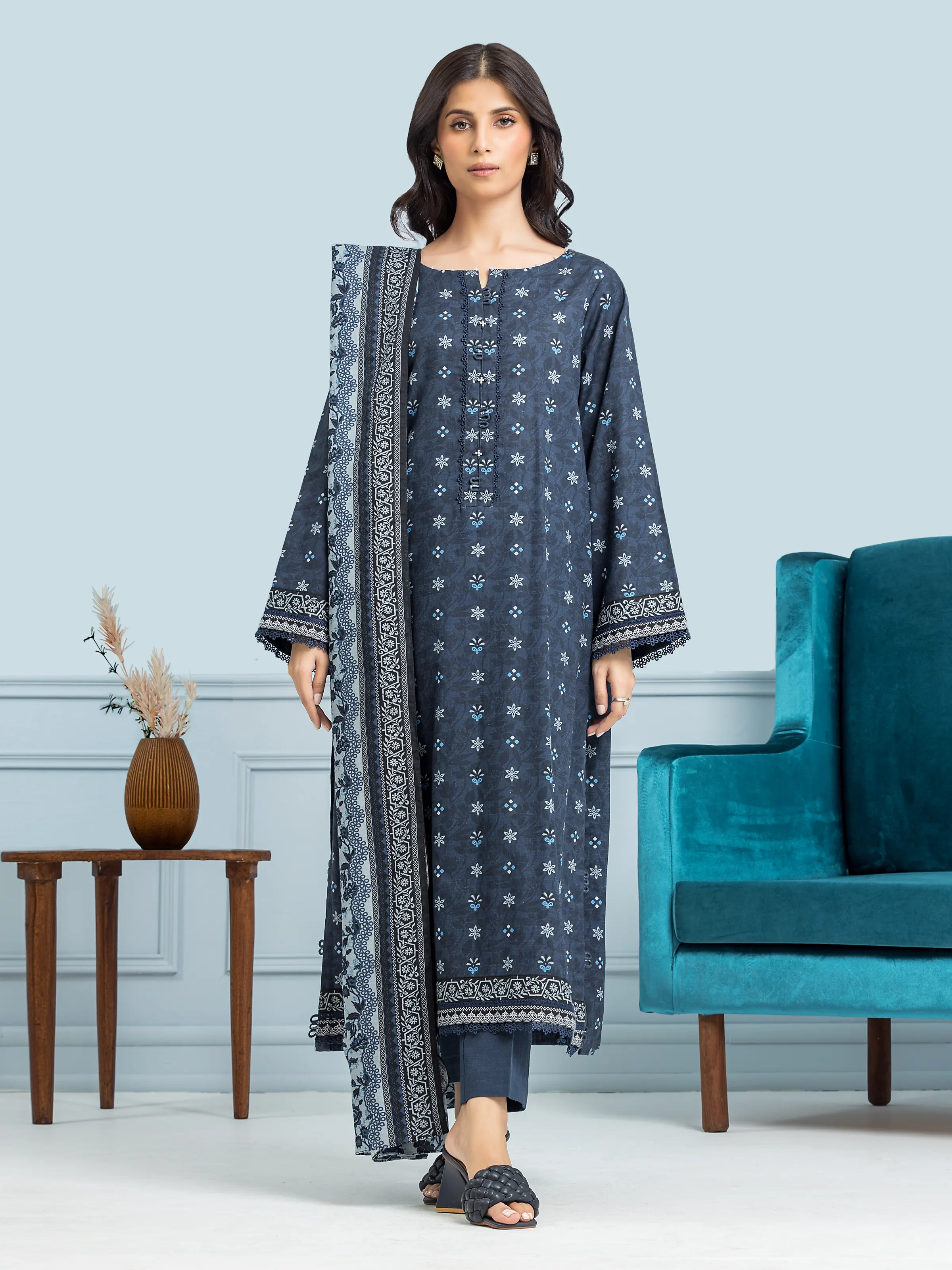 Unstitched Printed Khaddar Shirt Dupatta - EWU24A3-29302SD